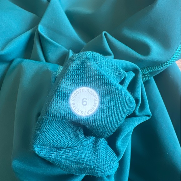 Lululemon NWOT tights in emerald green - Picture 4 of 7